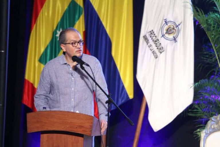 Muchas gracias a todos por acudir a este llamado de la Procuraduría General de la Nación a este importante evento de reflexión sobre la ética