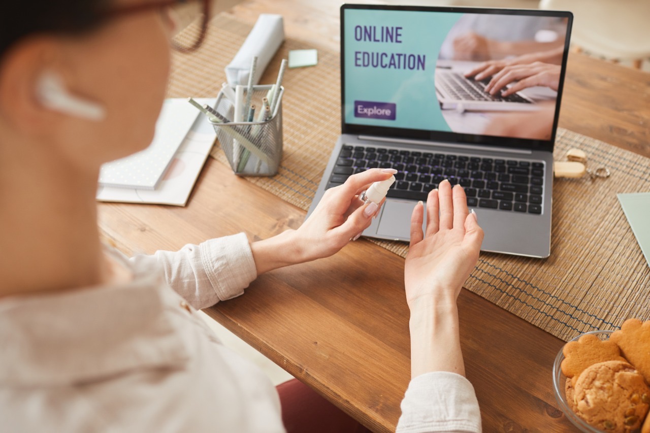 El miércoles 23 de septiembre continúan los Ciclos de Capacitaciones Virtuales en Derecho Disciplinario para funcionarios de la Procuraduría. El conocimiento es fundamental en las instituciones porque ofrece herramientas conceptuales y técnicas para el mejor desempeño de los servidores públicos. ¡Nos preparamos para servirte!